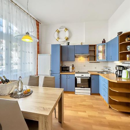 Laura'S Apartment Karlovy Vary Bagian luar foto