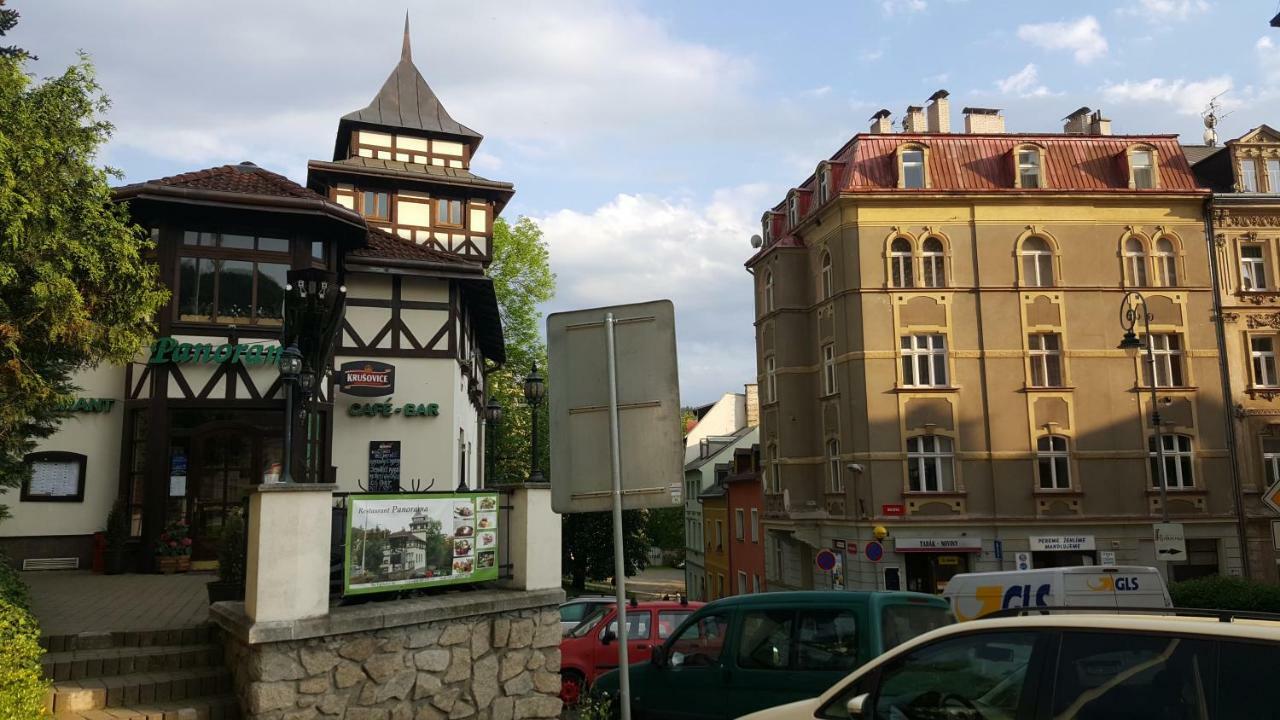 Laura'S Apartment Karlovy Vary Bagian luar foto
